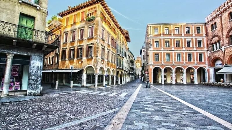 Wizz Air Treviso Office in Italy